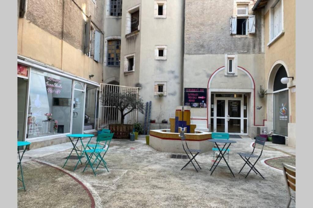 60 M2 Au Coeur Du Centre Ville Cahors Exterior foto